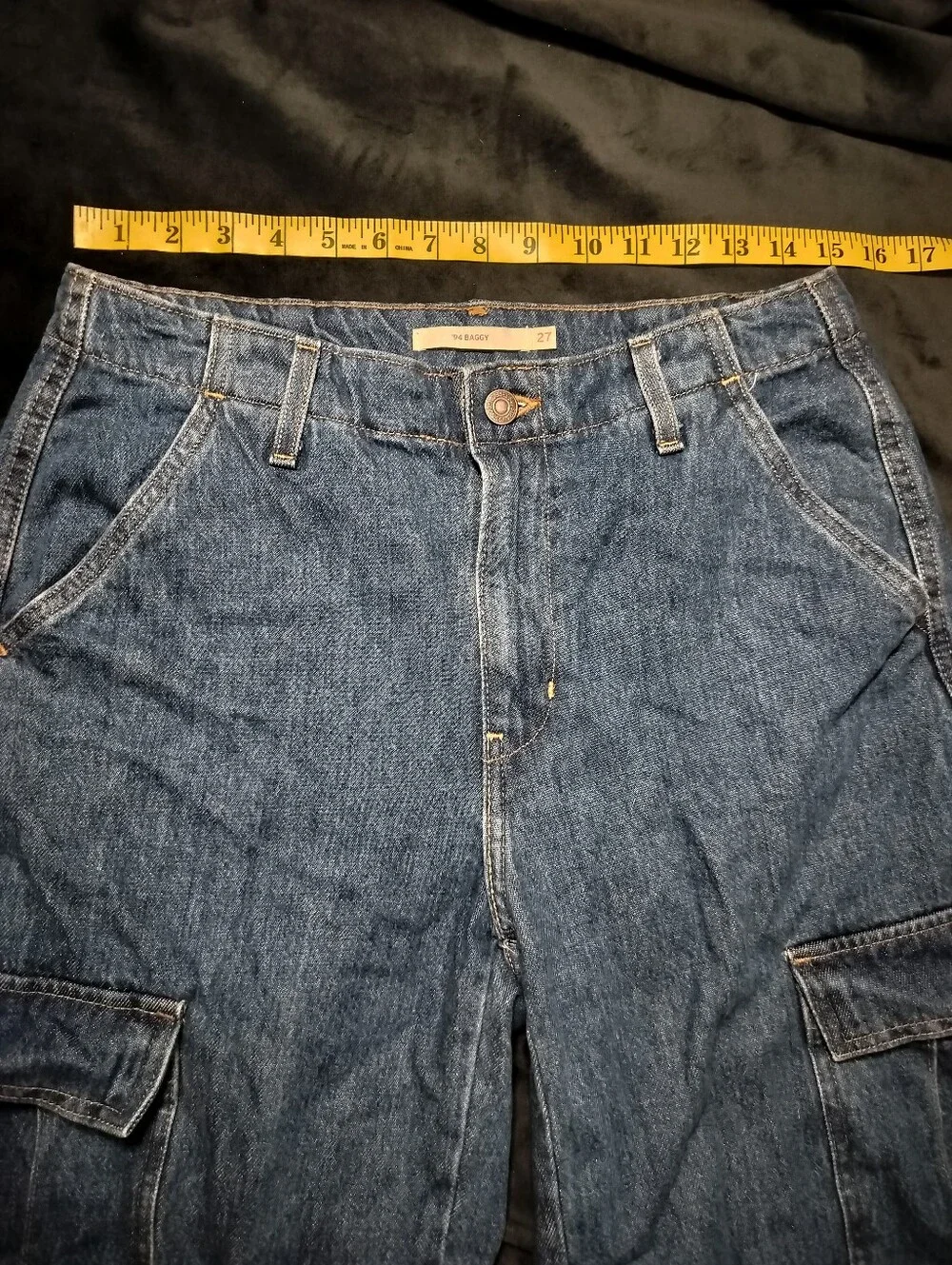 NEW Levi's '94 Baggy Cargo Jeans Wide-Leg Mid-rise y2k Jeans in Medium Blue - 27